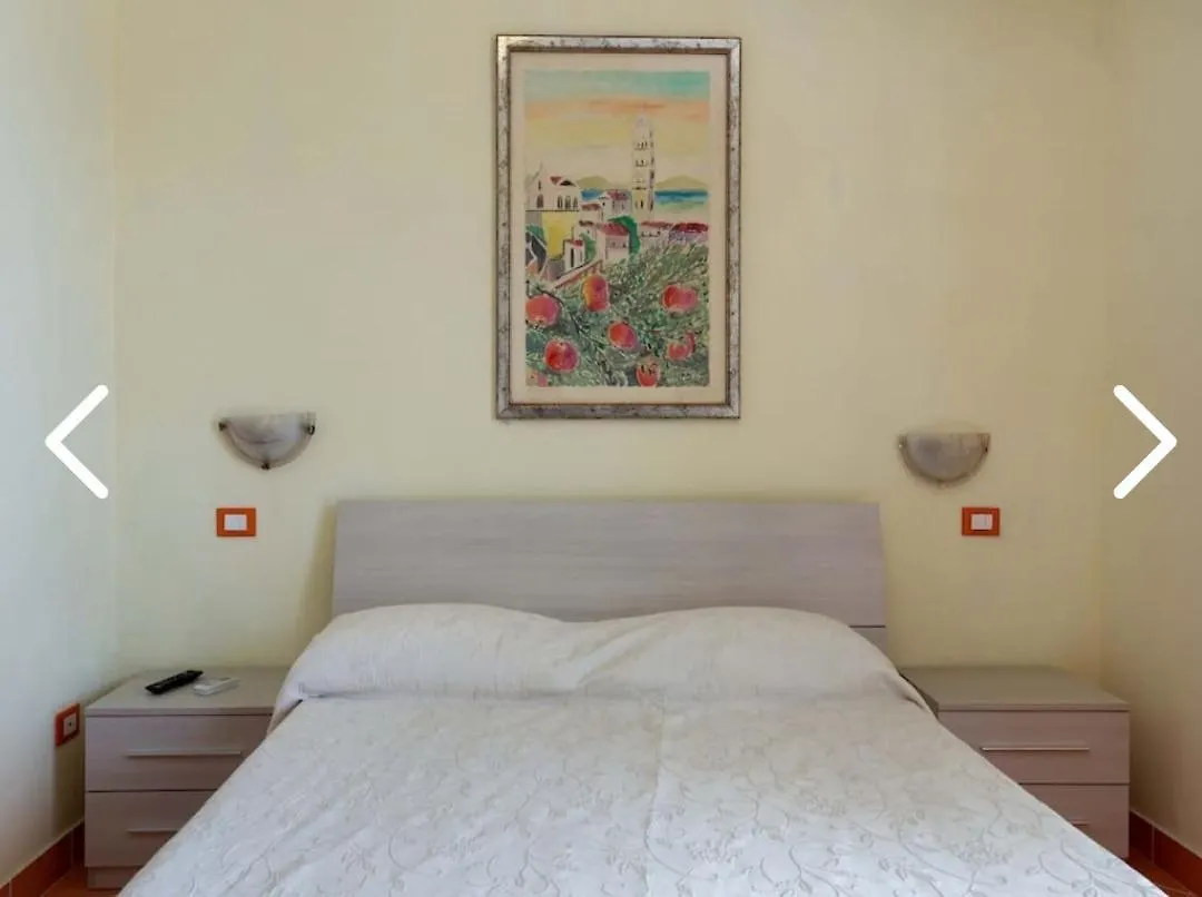 فندق مبيت وإفطار مبيت وإفطار يتوجاني La Nave Sul Mare Di Taormina إيطاليا